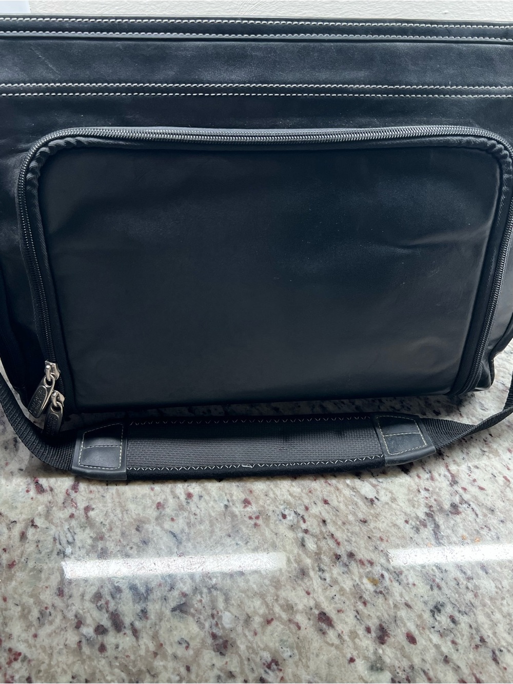 Kenneth Cole Reaction Black Leather Messenger Bag - Picture 5 of 5